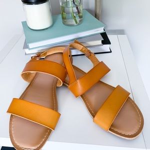 Old Navy Leather Sandals 6 1/2